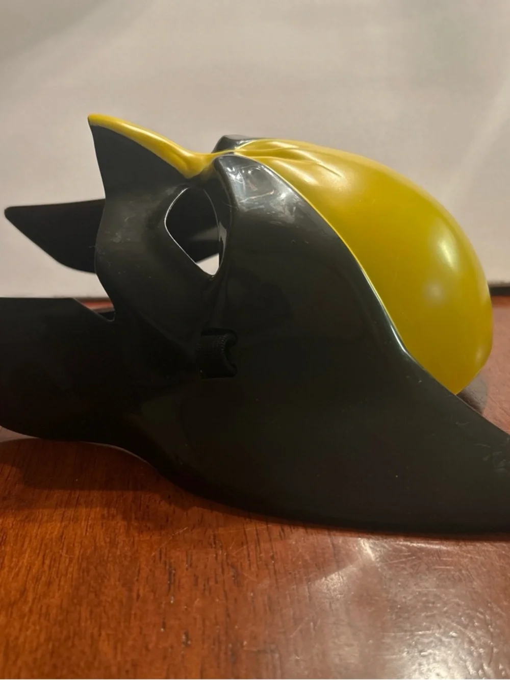 Marvel Wolverine Kids Costume Mask Black and Yellow - Picture 6 of 6